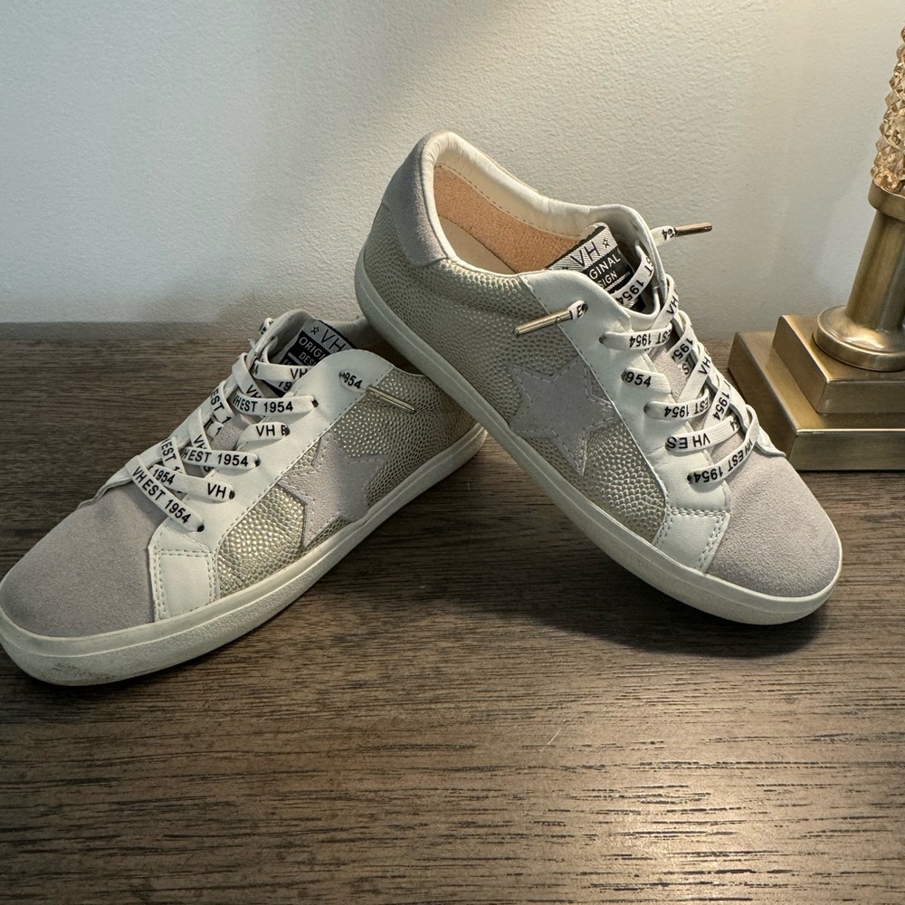 SOLD Vintage Havana Gold Pebbled/Light Taupe